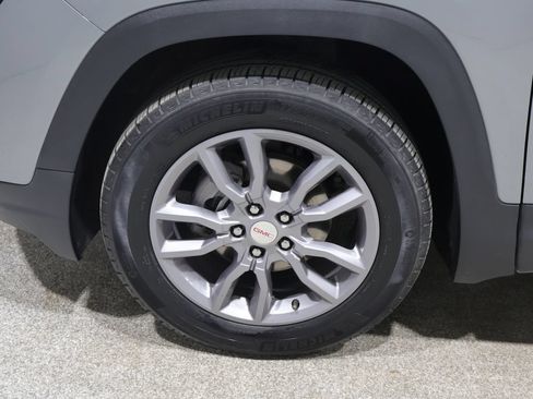 Used 2024 GMC Terrain SLT AWD/4WD image 7
