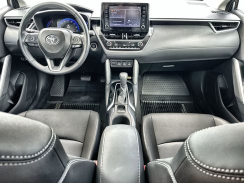 Used 2022 Toyota Corolla Cross XLE image 20