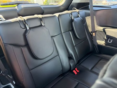 Used 2023 Ford Explorer XLT w/ Equipment Group 202A image 33