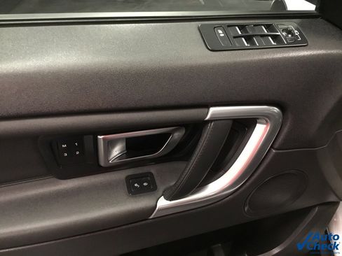 Used 2019 Land Rover Discovery Sport HSE image 23