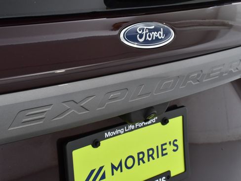 Used 2022 Ford Explorer XLT w/ Equipment Group 202A image 24