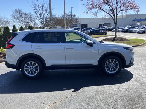 Used 2024 Honda CR-V EX image 11
