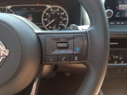 Certified 2024 Nissan Rogue SV FWD image 27