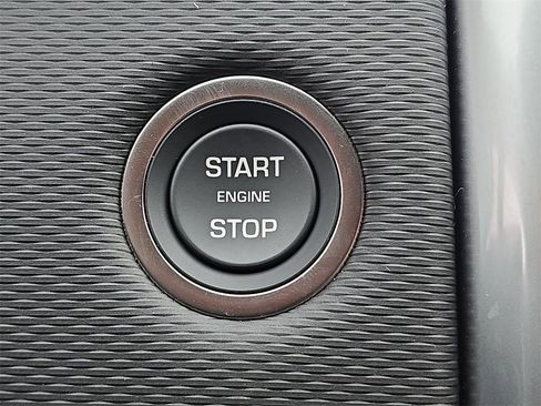 New 2025 Land Rover Discovery Dynamic SE image 27