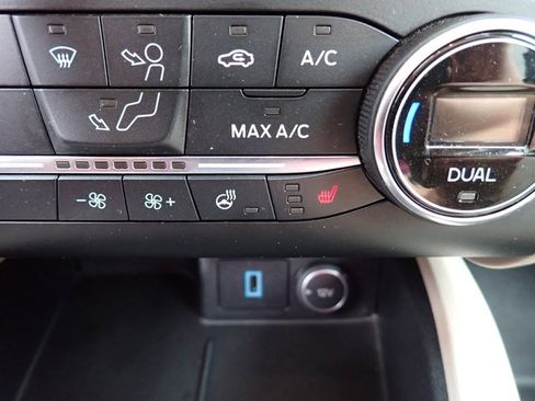 Used 2020 Ford Escape Titanium AWD/4WD image 25