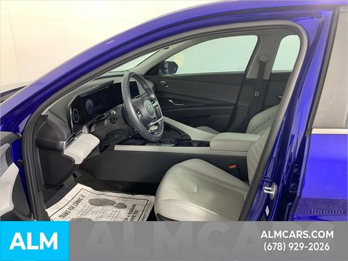 Used 2023 Hyundai Elantra Limited w/ Cargo Package image 10