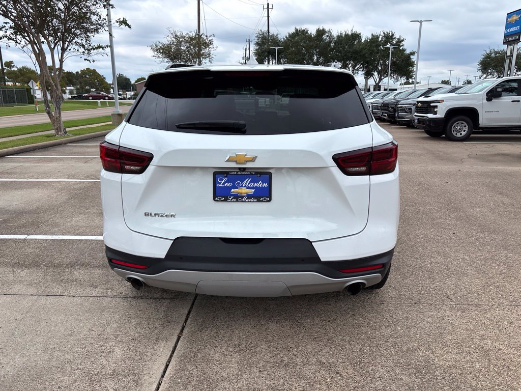 Used 2024 Chevrolet Blazer LT FWD image 6
