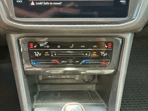 Used 2024 Volkswagen Tiguan SE AWD/4WD image 28