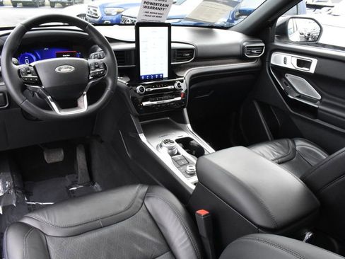 Used 2023 Ford Explorer Platinum w/ Technology Package image 29