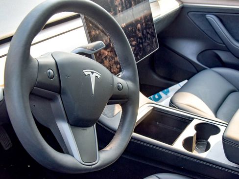 Used 2023 Tesla Model 3 Long Range AWD/4WD image 21
