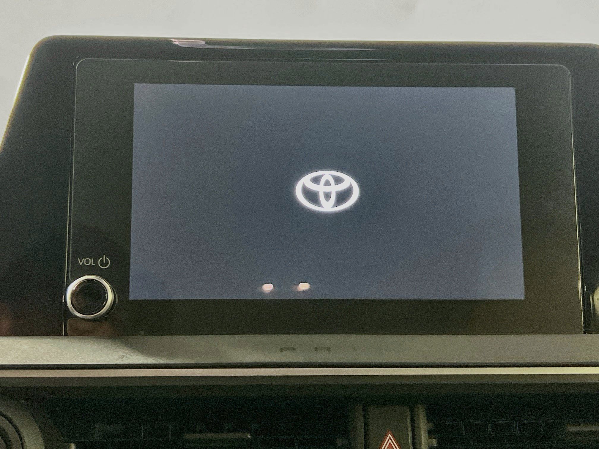 Used 2024 Toyota Prius LE FWD image 27