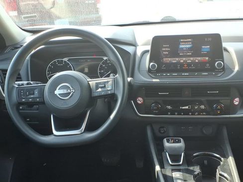 Used 2024 Nissan Rogue SV AWD/4WD image 11