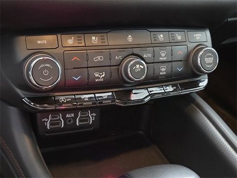 Used 2024 Dodge Durango GT image 26