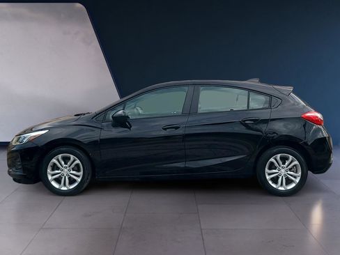 Used 2019 Chevrolet Cruze LS w/ LS Convenience Package FWD image 2