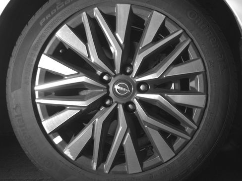 Used 2025 Nissan Altima 2.5 SV FWD image 13
