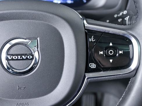 Certified 2023 Volvo XC90 B6 Ultimate w/ Protection Package Premier AWD/4WD image 11