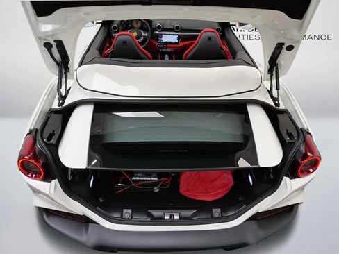 Certified 2022 Ferrari Portofino M RWD image 34