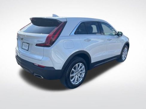 Certified 2022 Cadillac XT4 Luxury w/ Cold Weather Package image 21
