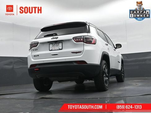 Used 2024 Jeep Compass Trailhawk AWD/4WD image 35