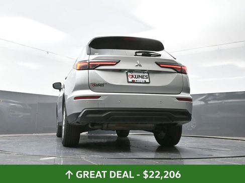 Used 2025 Mitsubishi Outlander ES image 55