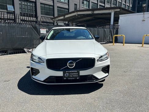Certified 2024 Volvo S60 B5 Core image 1