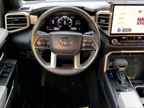 Used 2025 Toyota Tundra Limited image 5