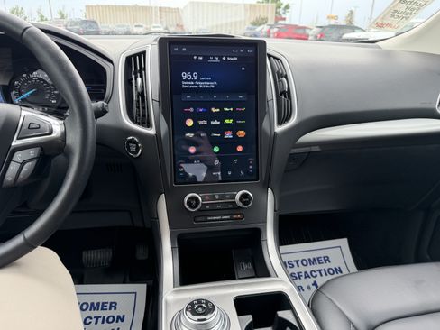 Certified 2024 Ford Edge SEL w/ Convenience Package AWD/4WD image 10