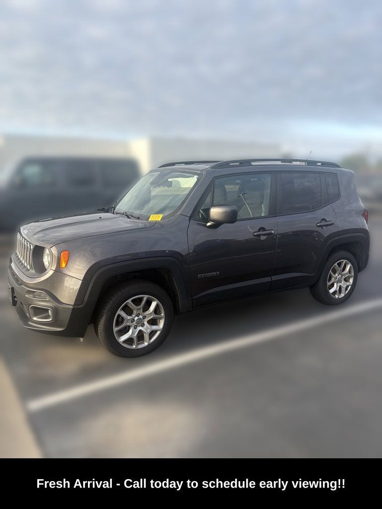 Used 2016 Jeep Renegade Latitude AWD/4WD image 3