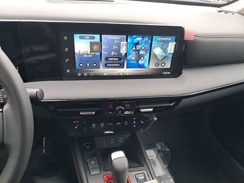 New 2026 Nissan Kicks SR w/ Cold Weather Package image 19