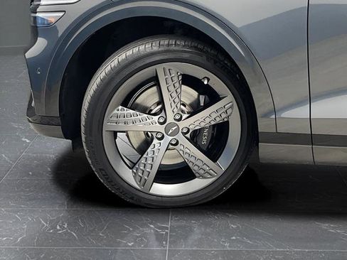 Used 2024 Genesis GV70 3.5T Sport w/ Sport Prestige Package image 37