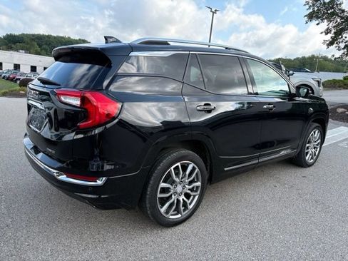 Used 2023 GMC Terrain Denali w/ Denali Premium Package AWD/4WD image 5