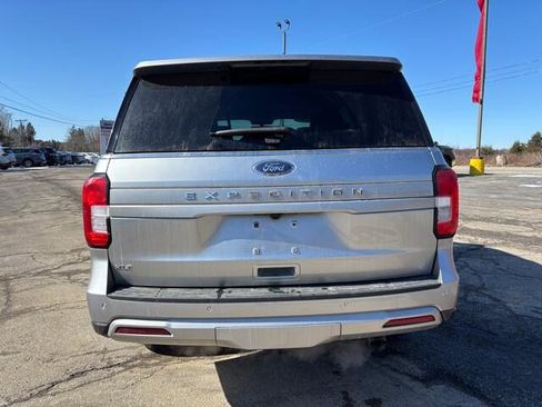 Used 2024 Ford Expedition XLT image 6