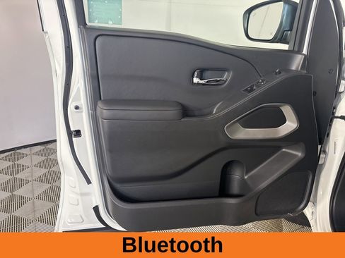 Used 2024 Nissan Frontier SV w/ SV Convenience Package RWD image 8