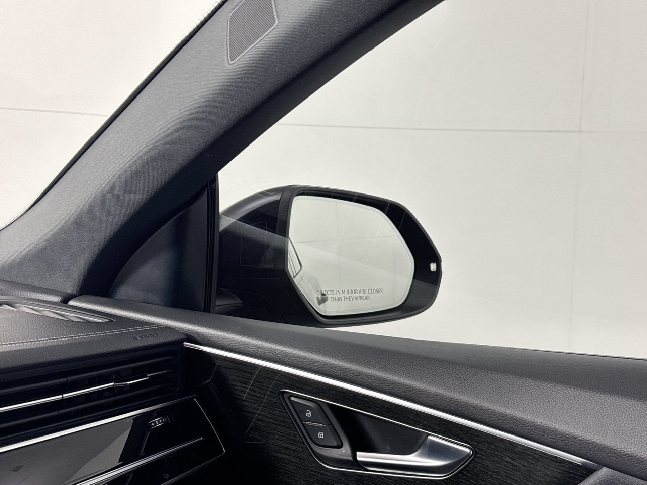 Used 2025 Audi Q8 Premium Plus AWD/4WD image 17