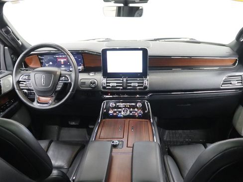 Used 2020 Lincoln Navigator L Reserve w/ Luxury Package image 20