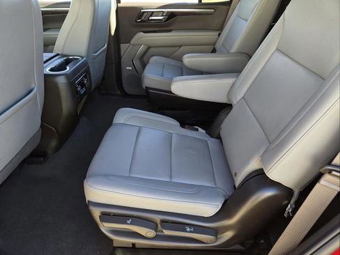 Used 2025 Chevrolet Tahoe Z71 w/ Z71 Off-Road Package image 19