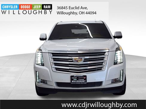 Used 2018 Cadillac Escalade ESV Platinum image 2