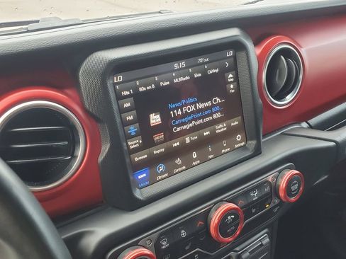 Used 2023 Jeep Gladiator Rubicon w/ Cold Weather Group AWD/4WD image 26