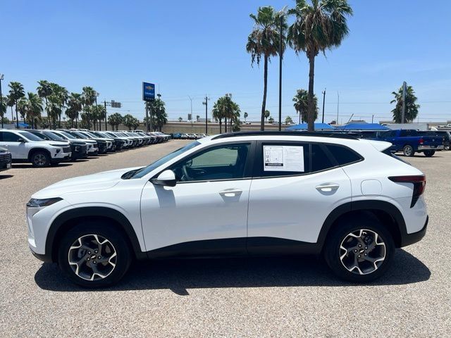 Used 2025 Chevrolet Trax LT FWD image 5