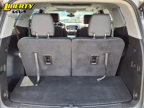 Used 2022 GMC Acadia SLT w/ Technology Package image 11