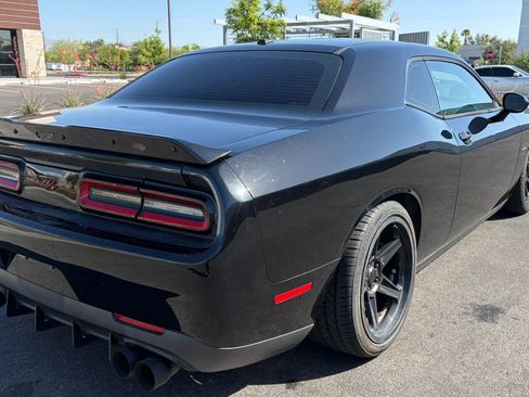 Used 2018 Dodge Challenger R/T RWD image 5
