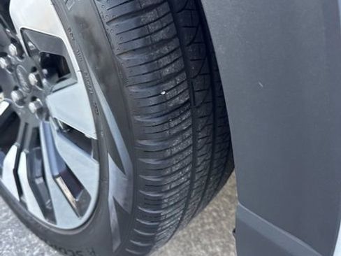 Used 2025 Ford Explorer Platinum w/ LUX Leather Package image 24