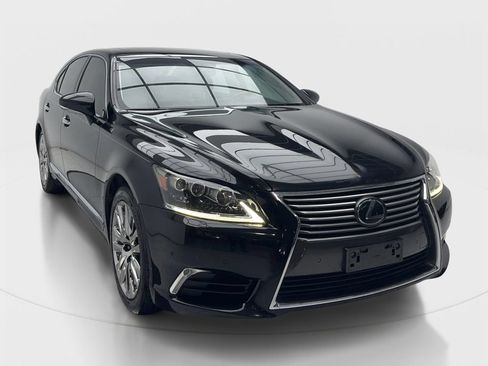 Used 2015 Lexus LS 460 w/ Ultra Luxury Package RWD image 2