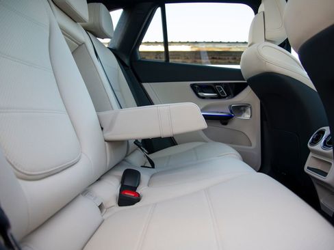 New 2026 Mercedes-Benz GLC 300 4MATIC image 14