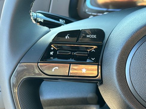 Certified 2025 Hyundai Elantra Sport image 26