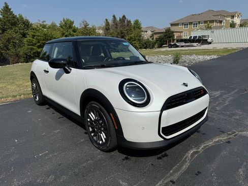 Certified 2025 MINI Cooper S image 7