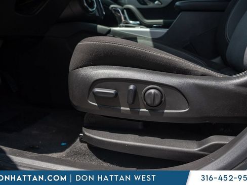Used 2025 Chevrolet Blazer LT AWD/4WD image 23