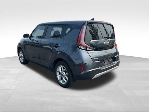 Used 2024 Kia Soul LX w/ Option Group 015 FWD image 5