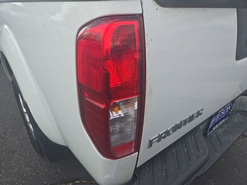 Used 2018 Nissan Frontier SV AWD/4WD image 32