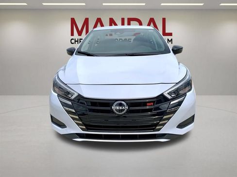 Used 2025 Nissan Versa SR FWD image 2